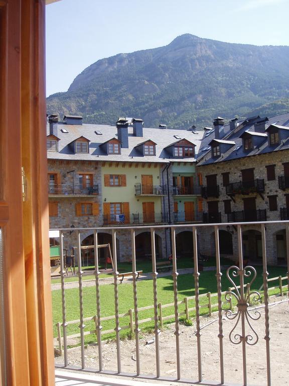 Apartamento Lamatriz Dequin Edificio Sayo 8 Benasque Exterior photo